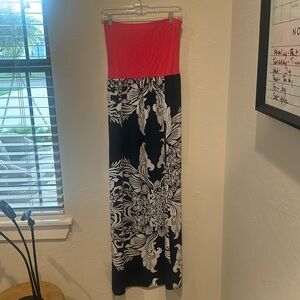 Women’s strapless maxi dress